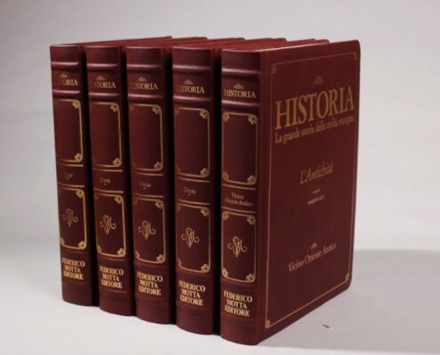 Federico Motta Editore l'enciclopedia ha un valore storico l'immagine di Plinio il Vecchio e l'imperatore Tito