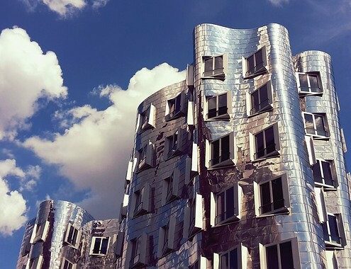Neuer Zollhof a Dusseldorf, edifici di Frank Gehry