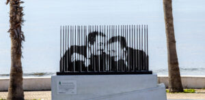 Monumento in memoria dei giudici Falcone e Borsellino a Civitavecchia.