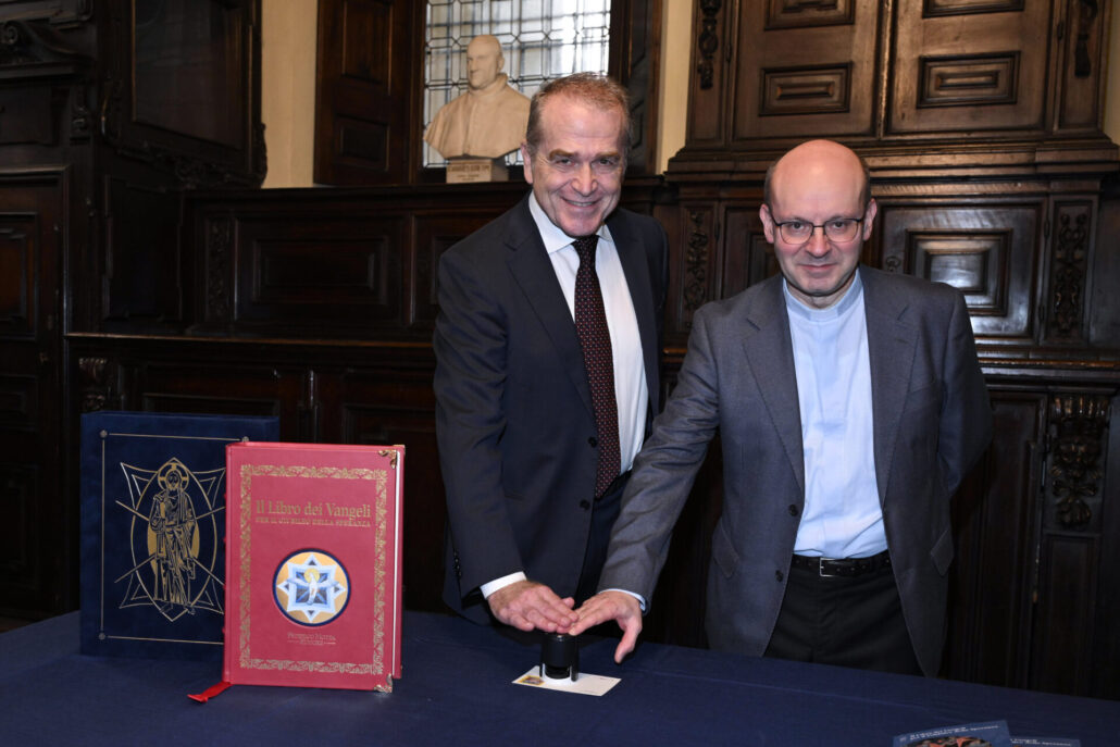 Massimo Fumagalli - direzione Federico Motta Editore e Mons. Matteo Crimella, dottore della Veneranda Biblioteca Ambrosiana di Milano