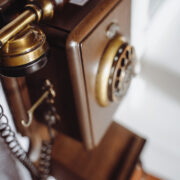 vecchio telefono da muro