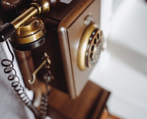 vecchio telefono da muro